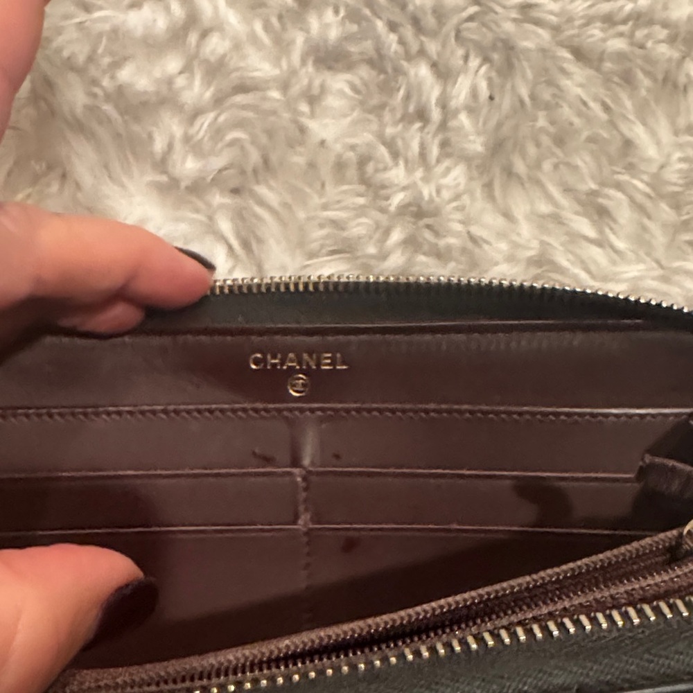 Chanel Black Quilted Leather Wallet - Picture 6 of 13